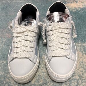 Woman P448 Thea Denim sneaker.  SZ 39